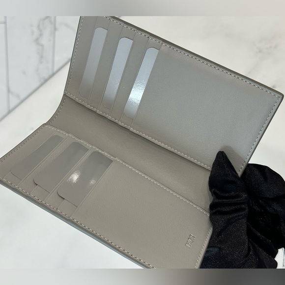 CHRISTIAN DIOR MONOGRAM FOLDING WALLET - Picture 5 of 6